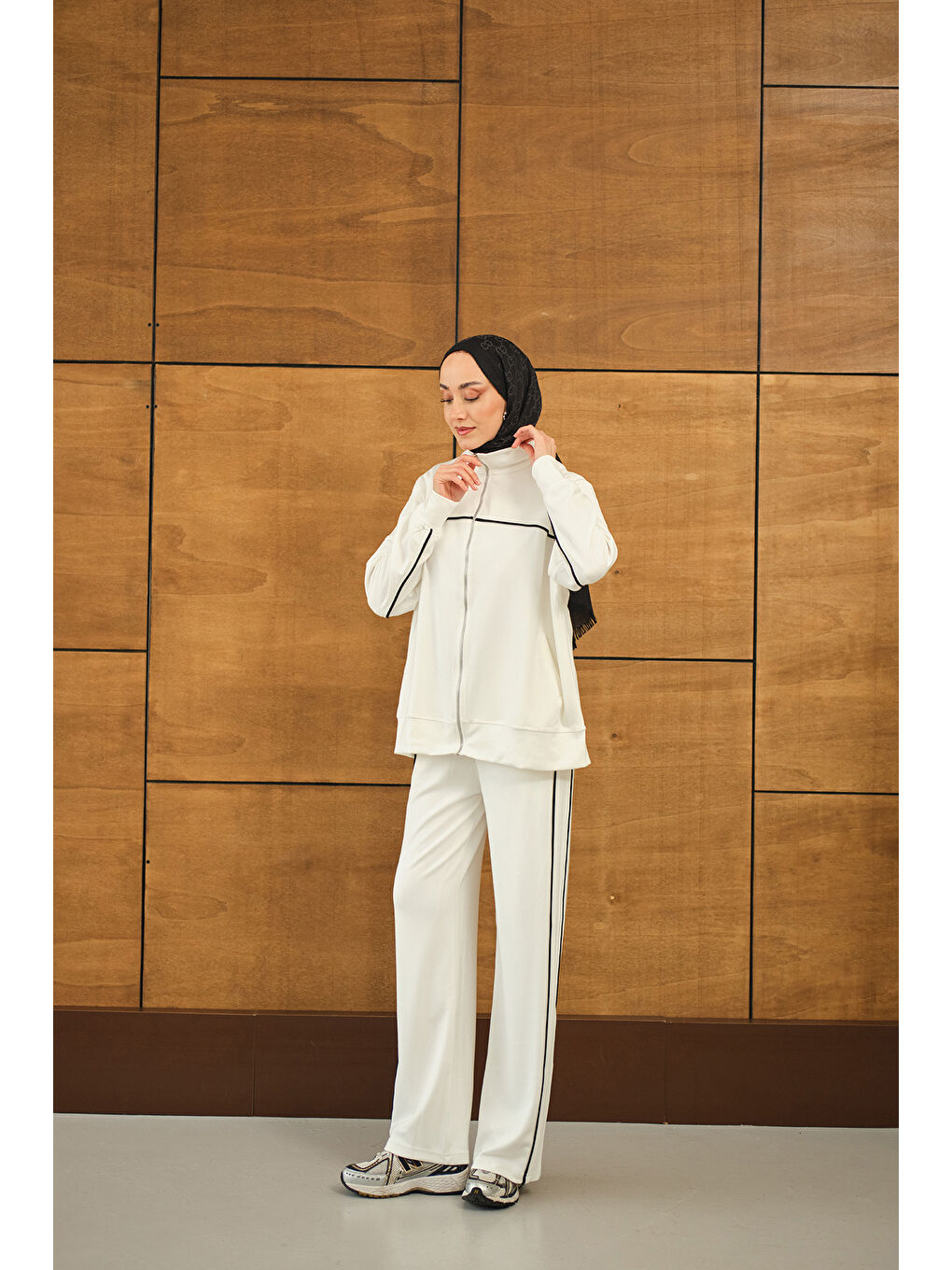 Kadın Şerit Detay Takım Ekru