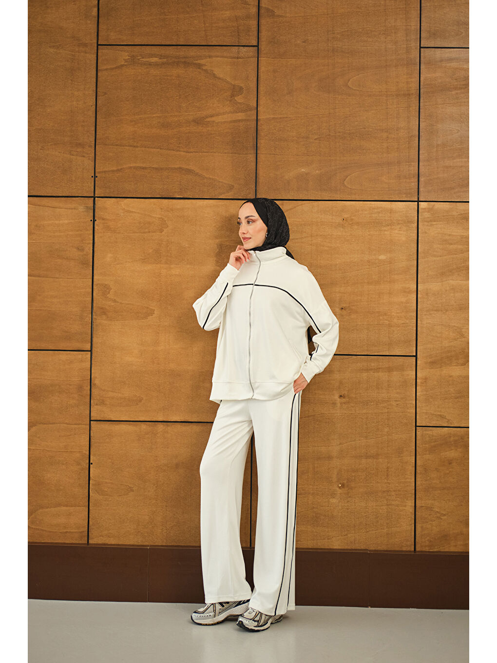 Kadın Şerit Detay Takım Ekru-1