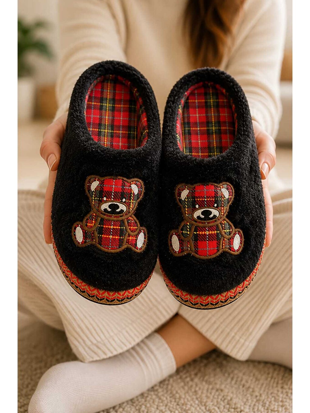 Siyah Unisex, Ekose Desenli, Ayı Figürlü, Yumuşak, Pelüş Kışlık Ev Terliği