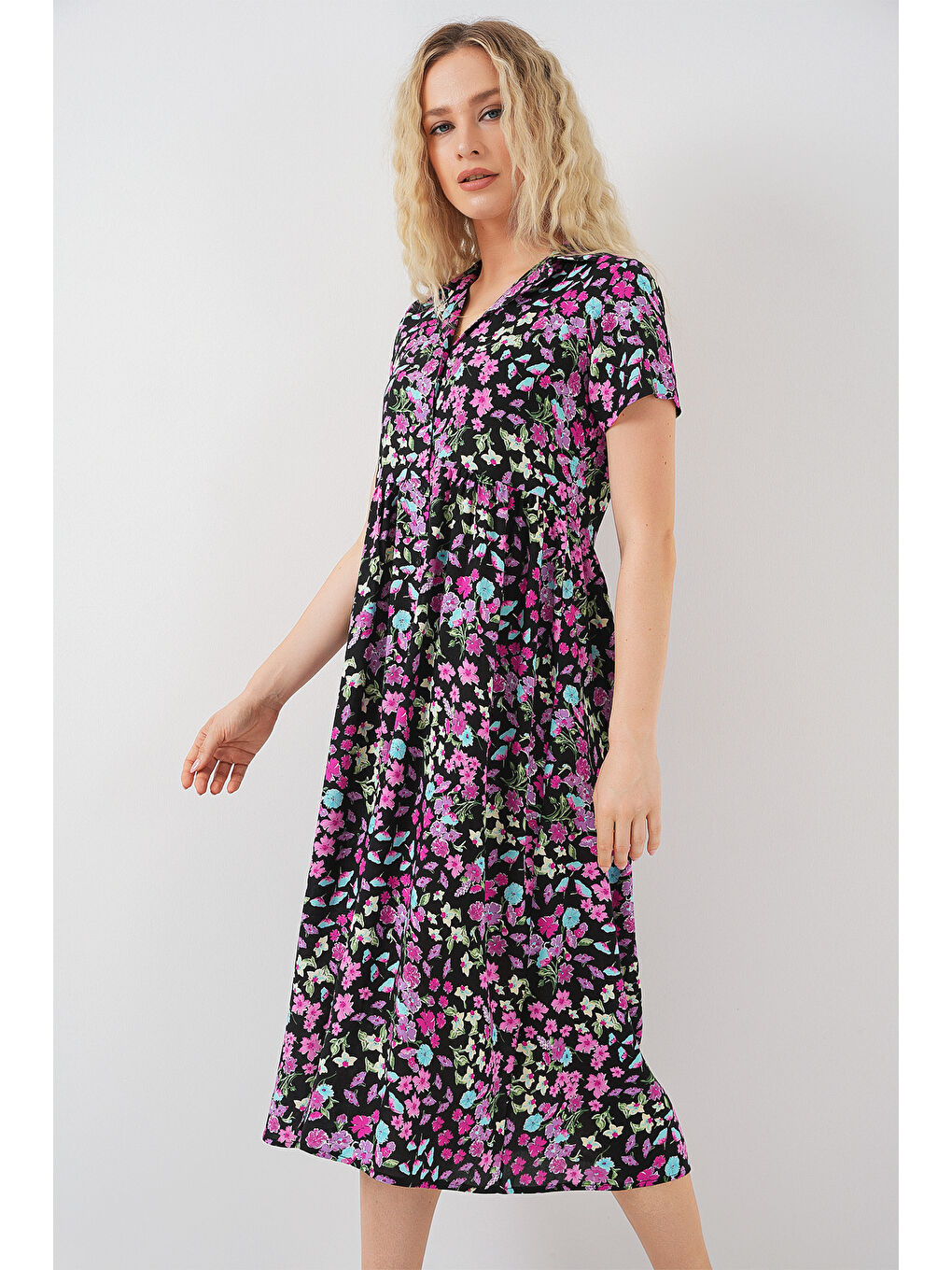 Kadın Boydan Düğmeli Kısa Kol Çiçekli Elbise 2561 - Siyah-3