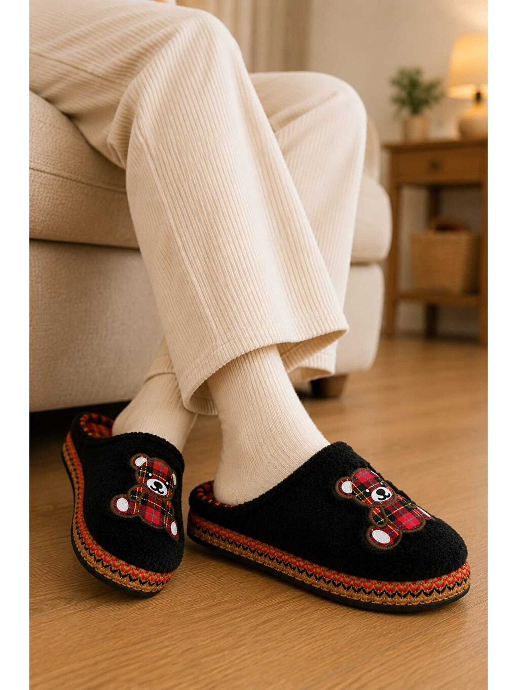 Siyah Unisex, Ekose Desenli, Ayı Figürlü, Yumuşak, Pelüş Kışlık Ev Terliği-3