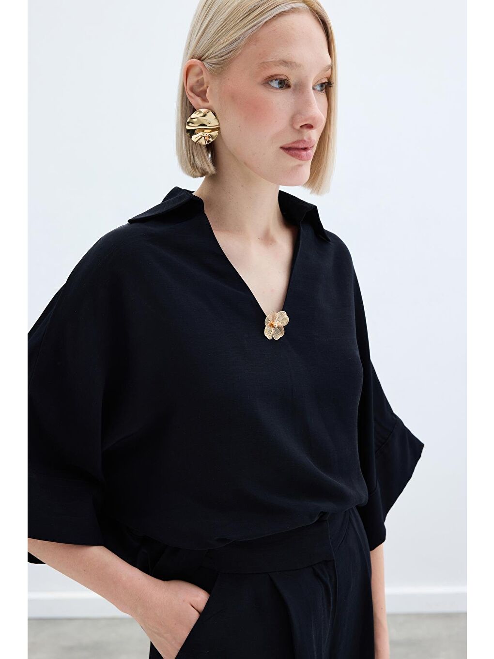 Aksesuarlı Salaş Bluz - Siyah