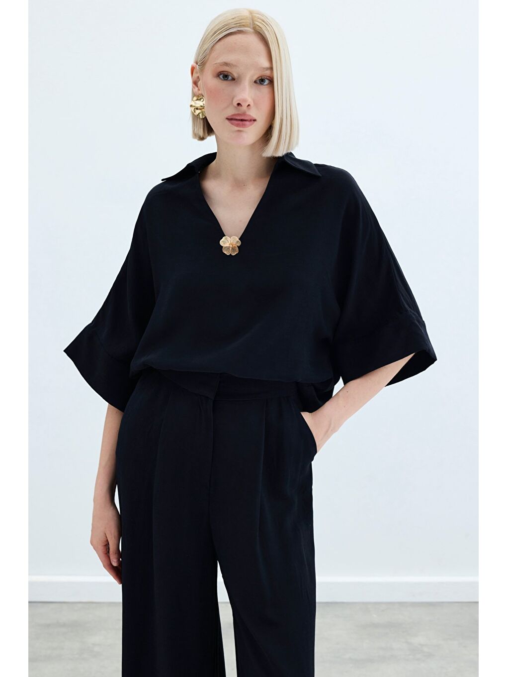 Aksesuarlı Salaş Bluz - Siyah-1