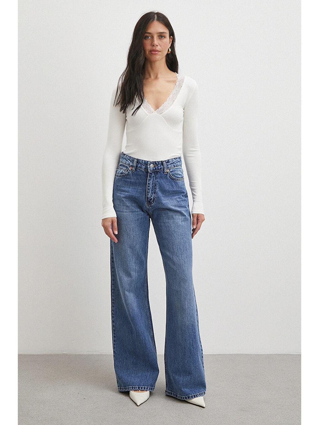 Yakası Dantelli Bluz Beyaz-1