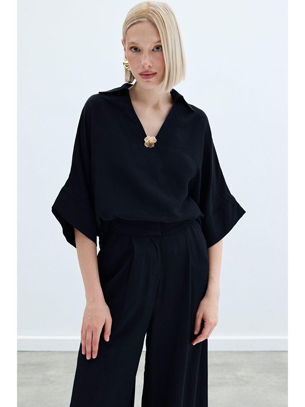 Aksesuarlı Salaş Bluz - Siyah-3