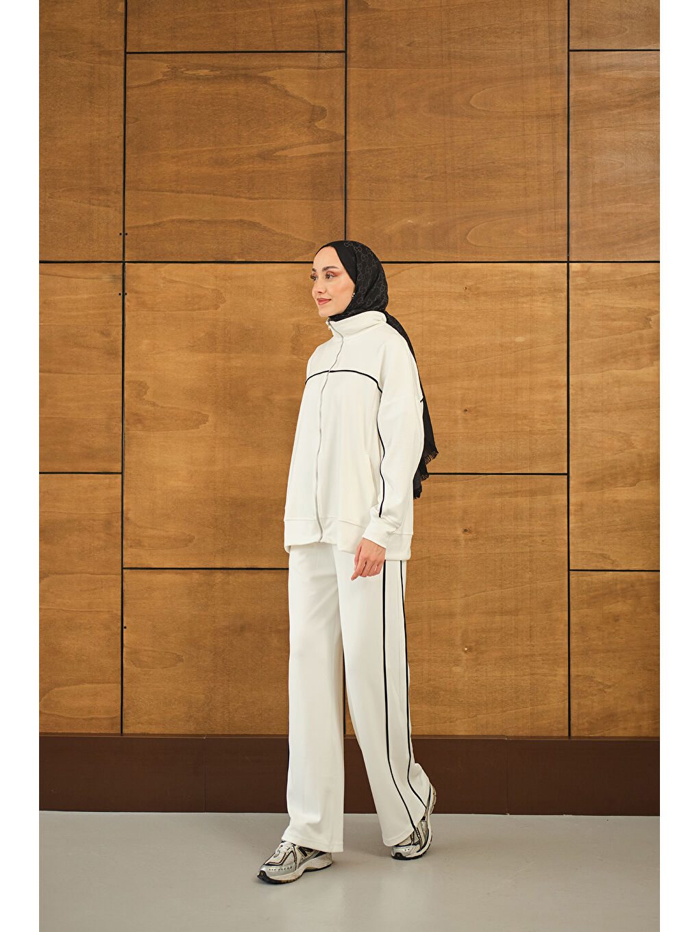 Kadın Şerit Detay Takım Ekru-3