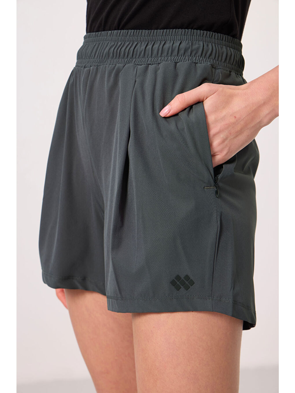 Haki Polyester Gizli Cep Fermuarlı Rahat Form Kadın Şort - 91014-1