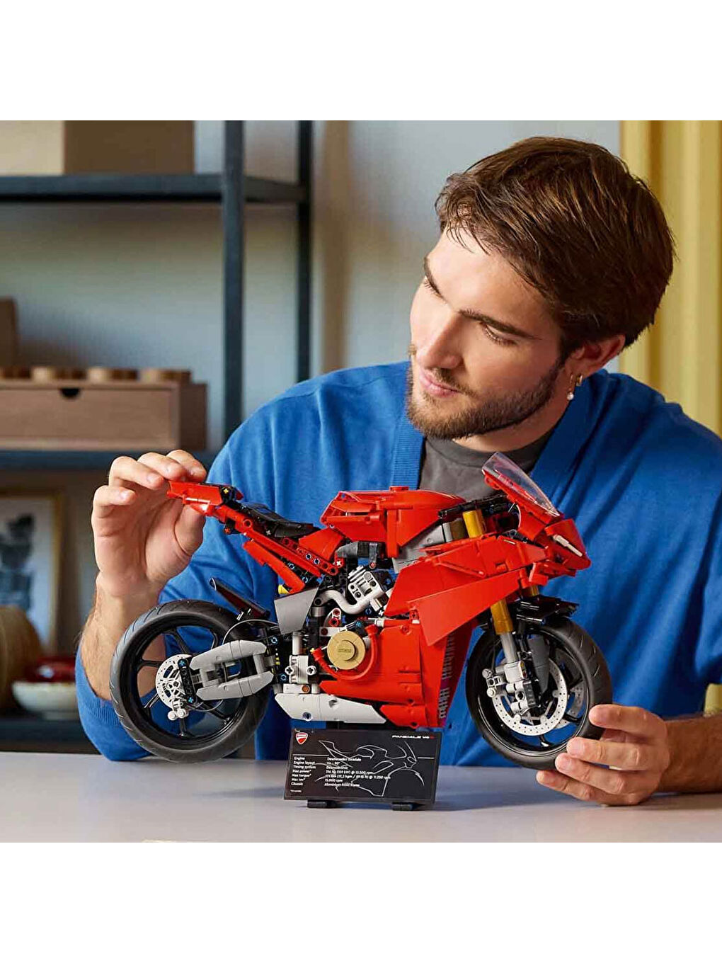 Lego Technic Ducati Panigale V4 S Motosiklet 42202 - 1