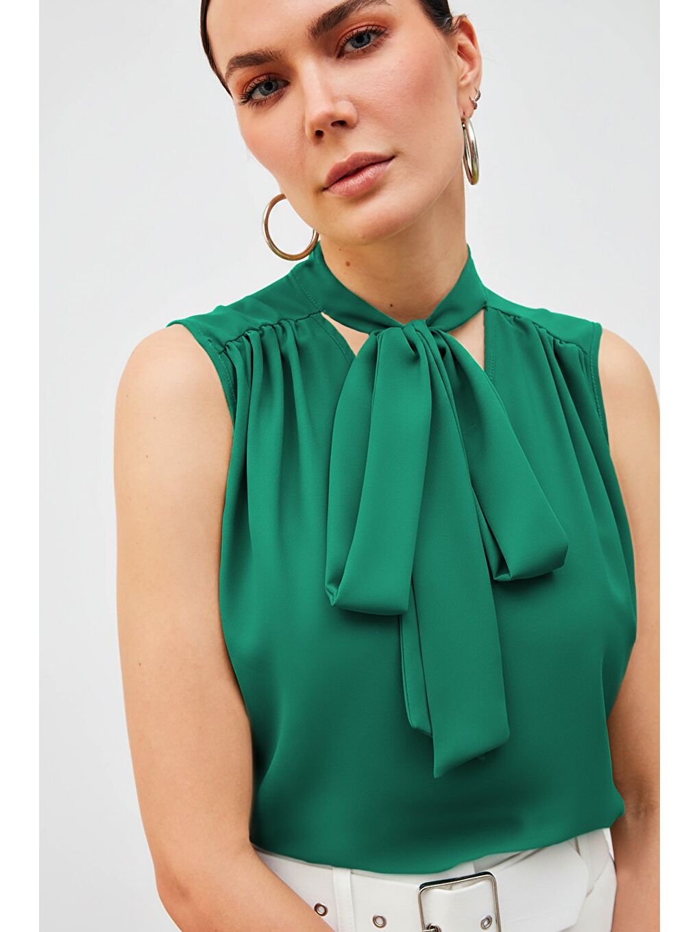 Fularlı Kolsuz Bluz - Yeşil-2