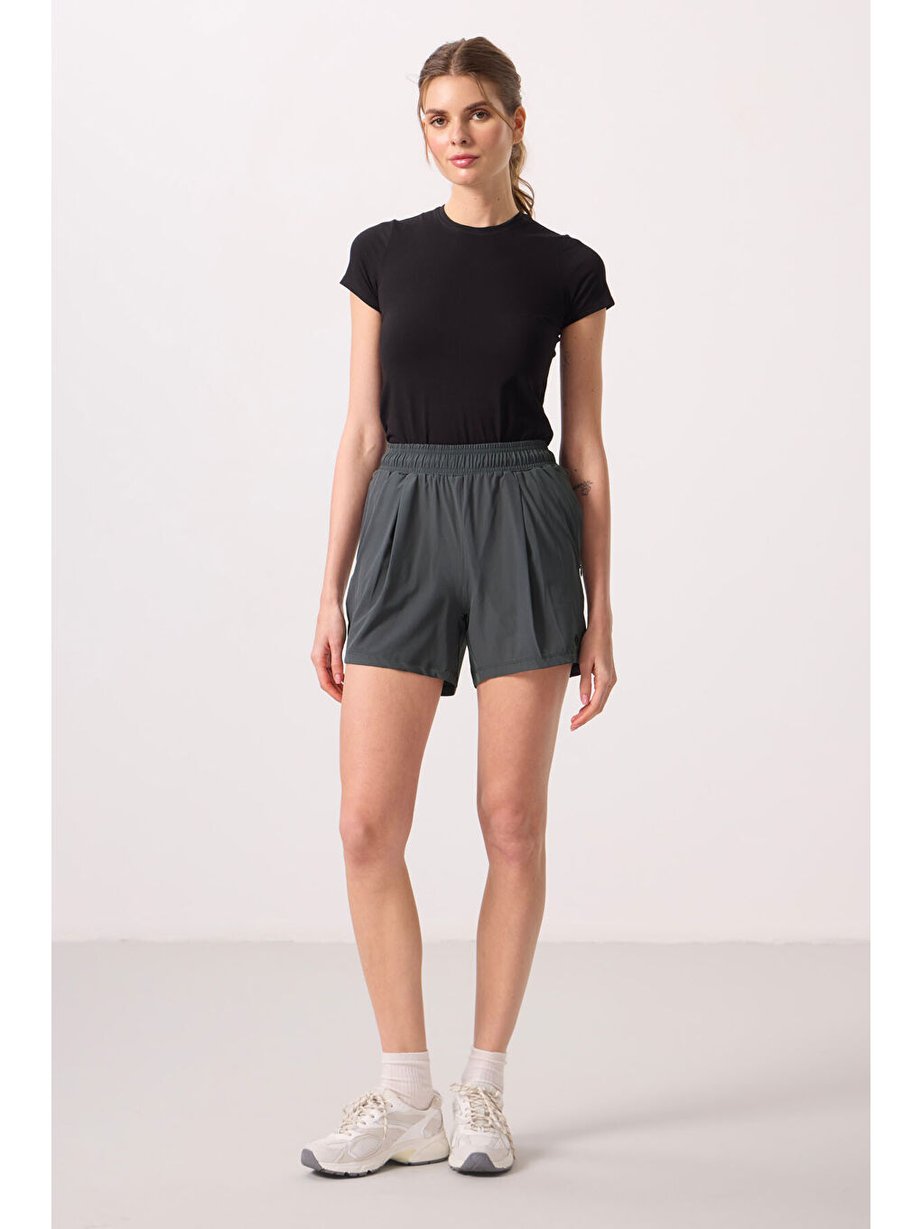 Haki Polyester Gizli Cep Fermuarlı Rahat Form Kadın Şort - 91014-2