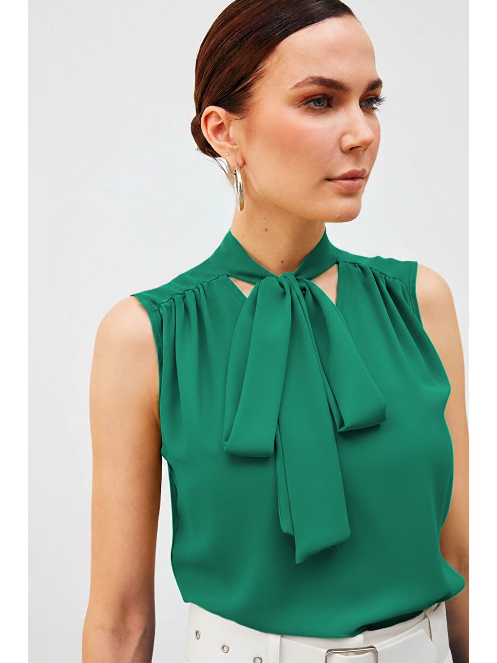 Fularlı Kolsuz Bluz - Yeşil-3