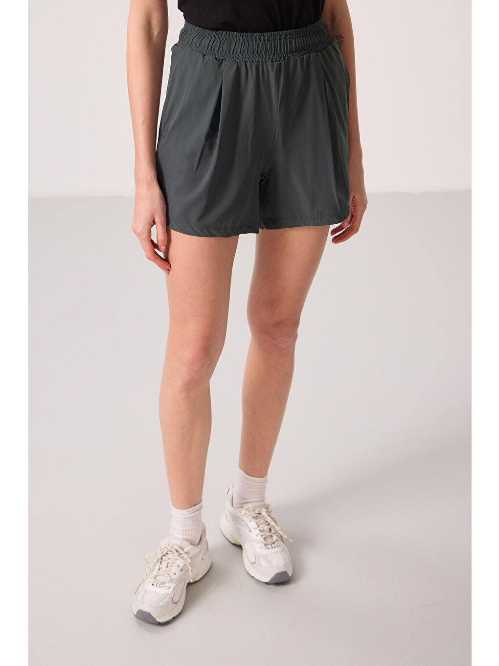 Haki Polyester Gizli Cep Fermuarlı Rahat Form Kadın Şort - 91014-3