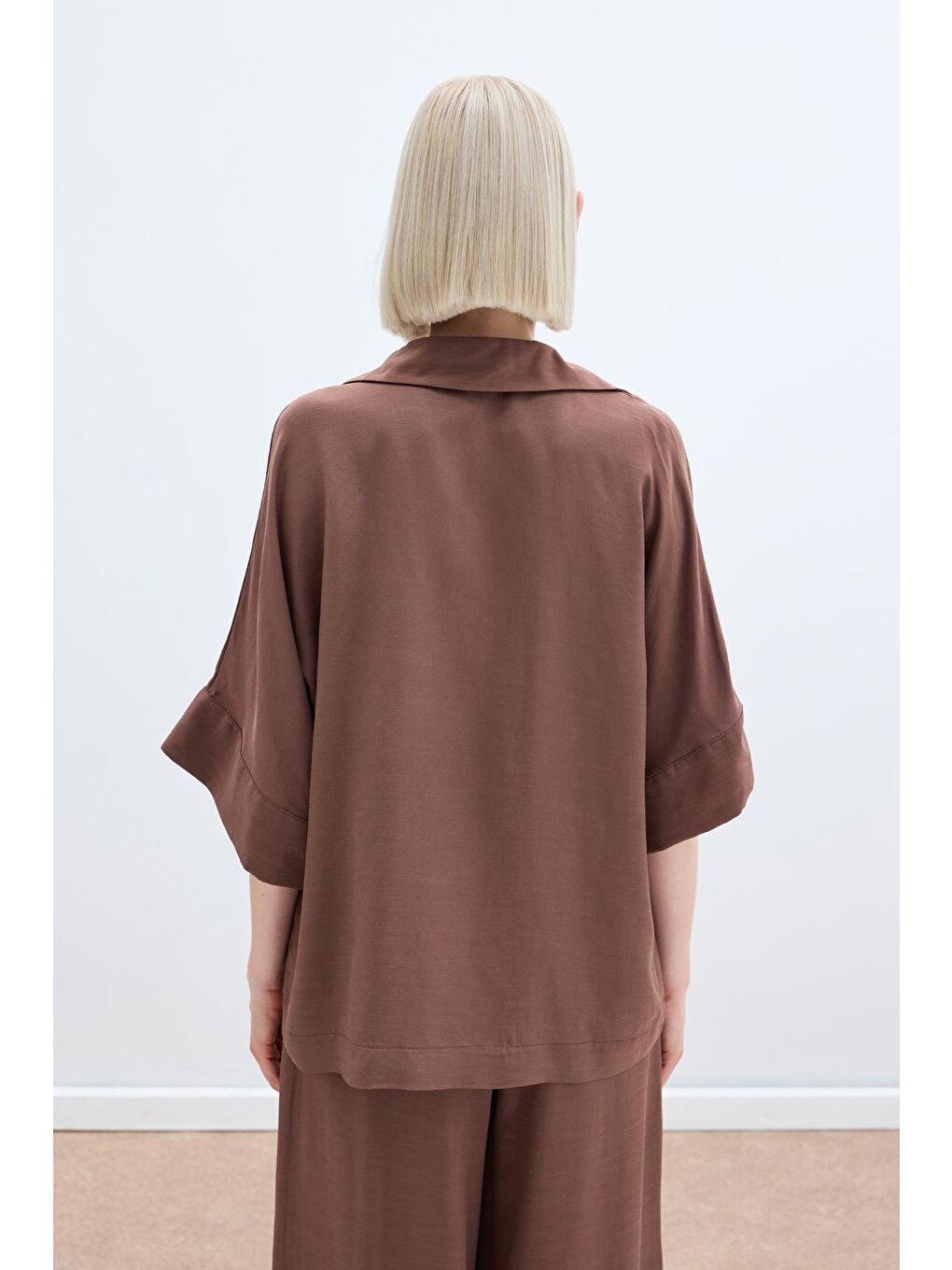 Kahverengi Aksesuarlı Salaş Bluz - Kahve-4