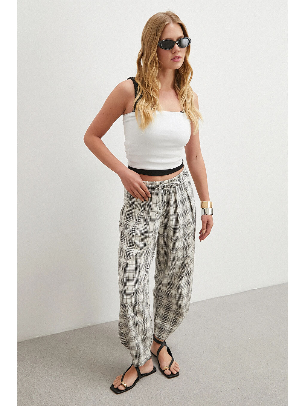 Ekru Paça Düğmeli Ekose Pantolon Krem-6