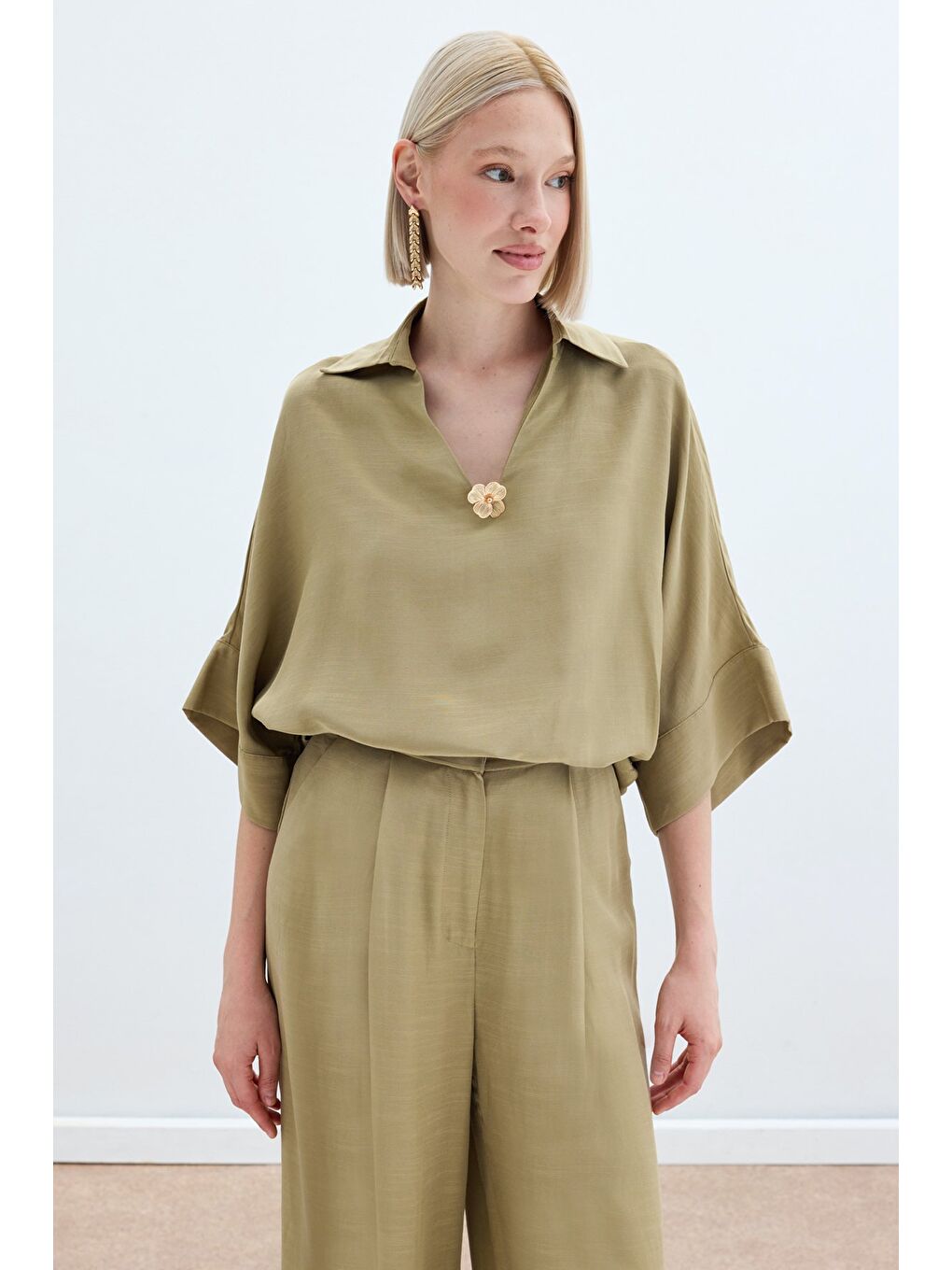 Aksesuarlı Salaş Bluz - Haki-1