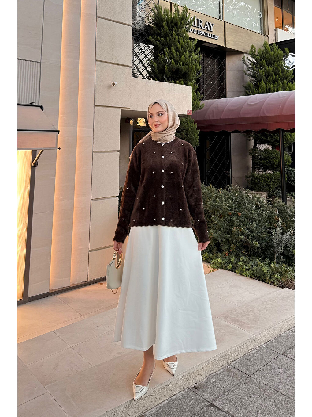 Kadın Taşlı Çiçek Düğmeli Hırka Kahverengi-2