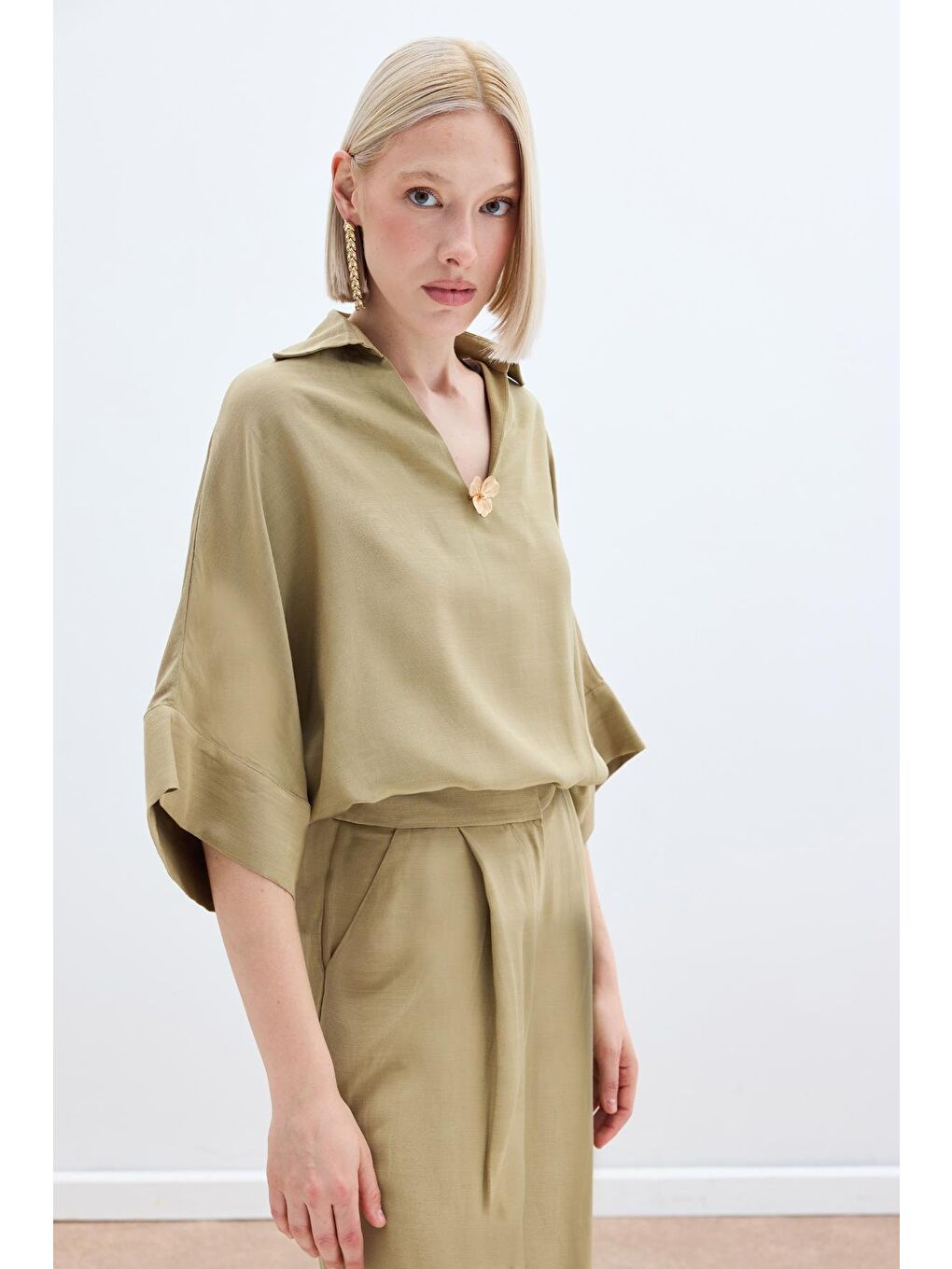 Aksesuarlı Salaş Bluz - Haki-3