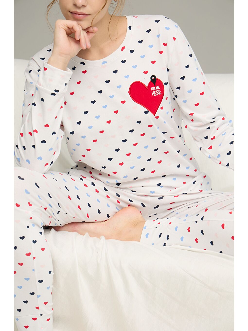 Beyaz Kalp Desenli Pamuklu Bisiklet Yaka Örme Pijama Takım25241125-1