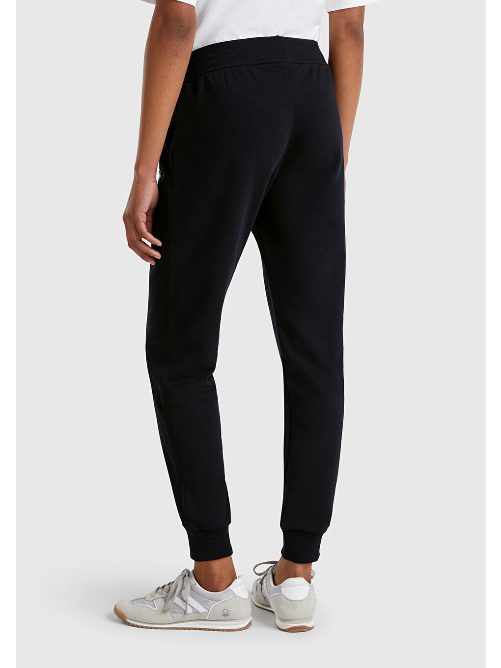 Kadın Siyah Pamuk Karışımlı Logo Baskılı Beli Lastikli Jogger Eşofman Altı-2