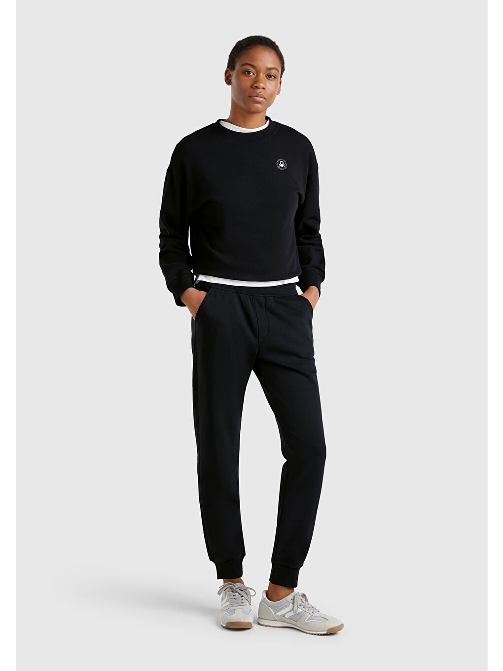 Kadın Siyah Pamuk Karışımlı Logo Baskılı Beli Lastikli Jogger Eşofman Altı-4