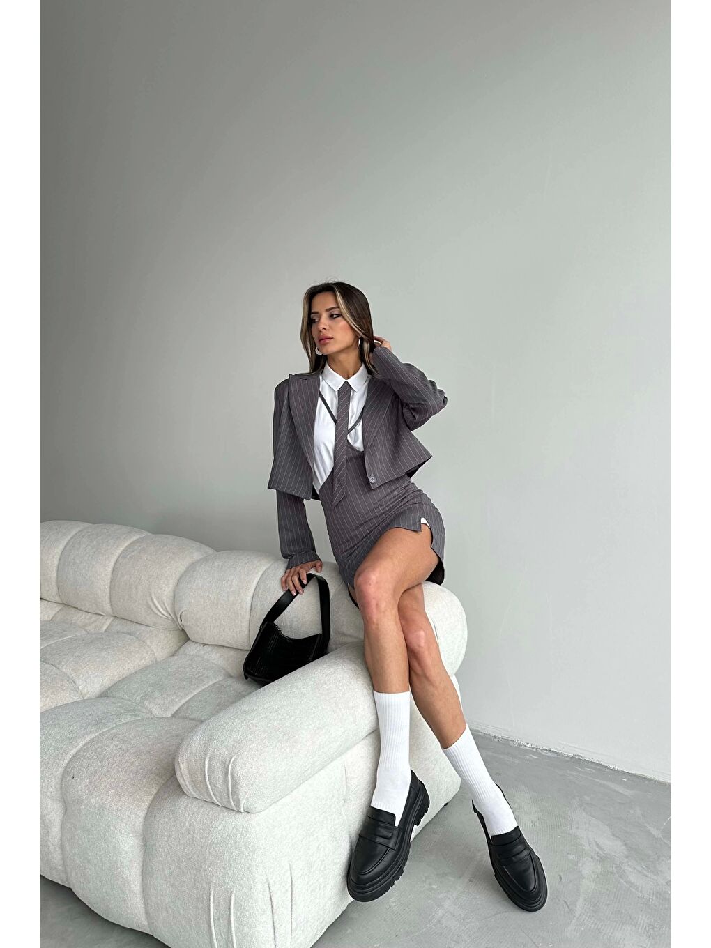 Kadın Gri Çizgili Kravat Takım 1026-221452-5