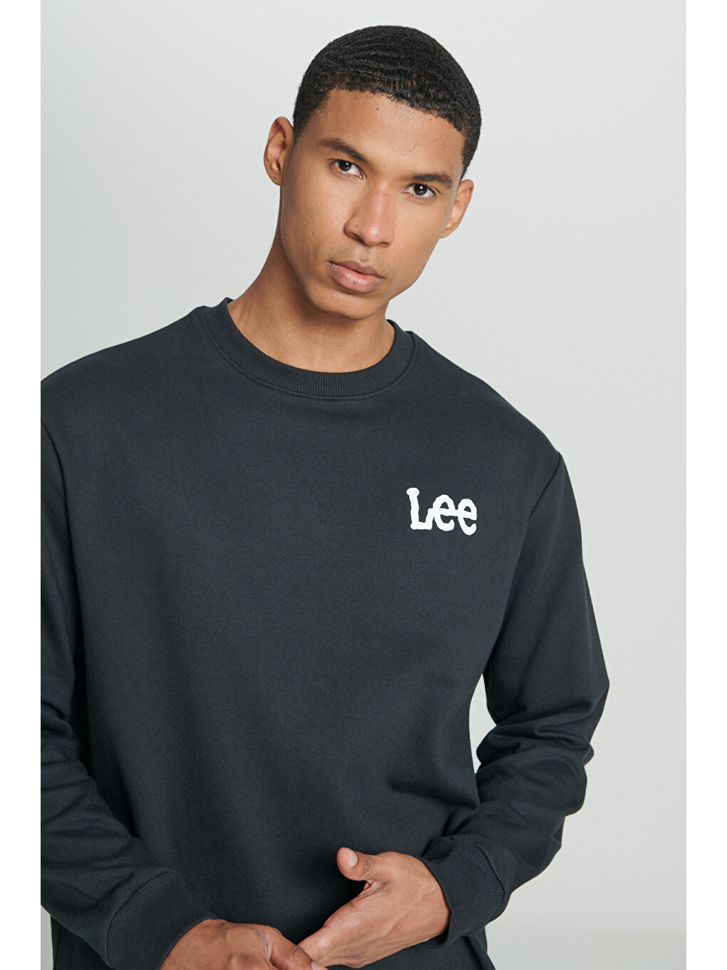 Regular Fit Normal Kesim Bisiklet Yaka Şardonlu Logolu Siyah Sweatshirt-5