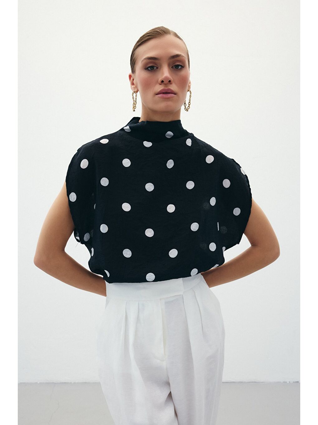 Puantiye Desenli Bluz - Siyah-2