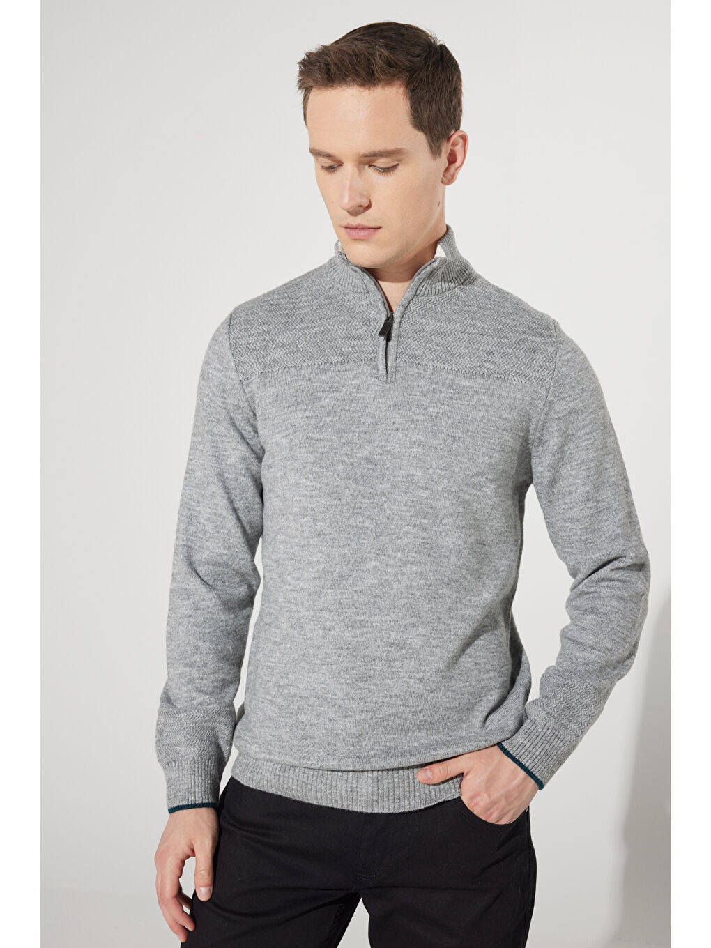 Erkek Gri Standart Fit Normal Kesim Bato Yaka Triko