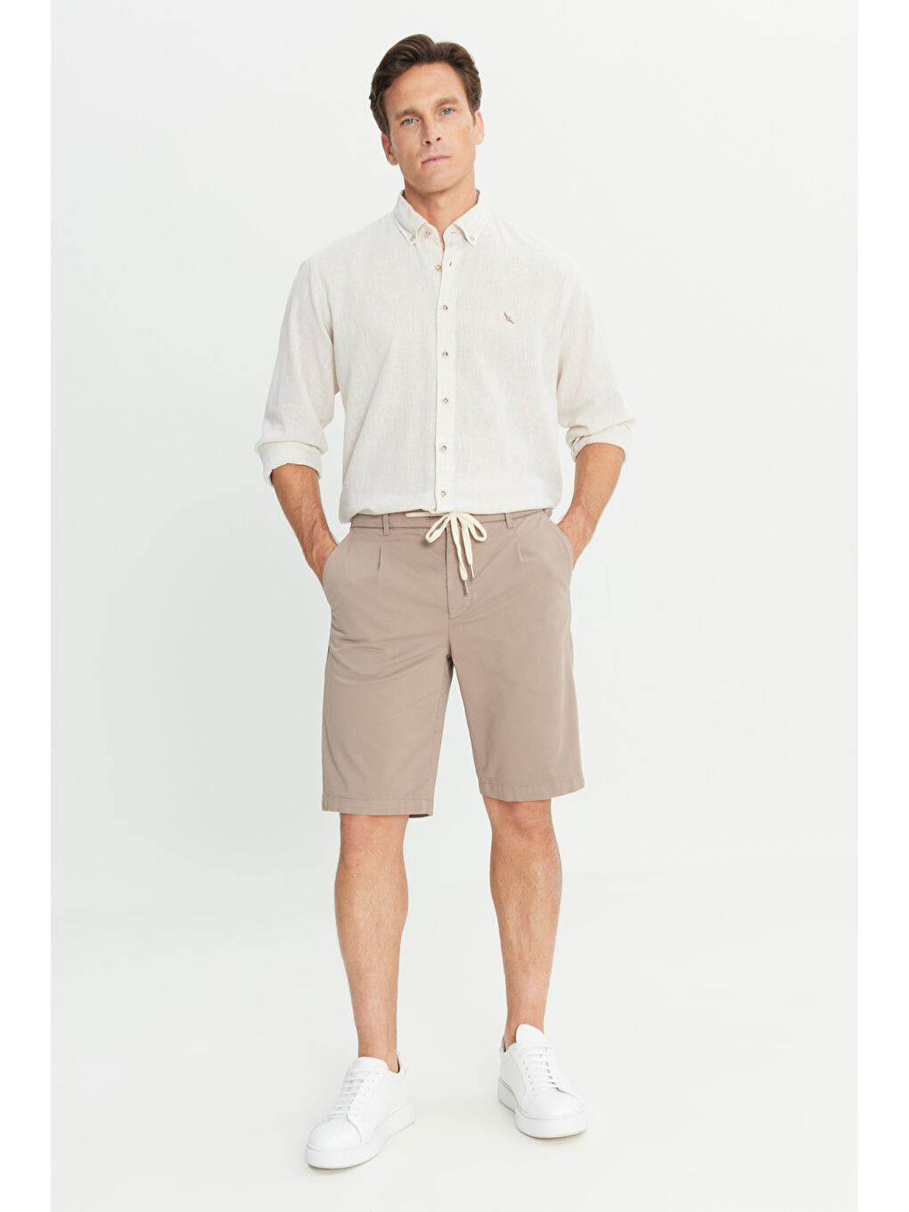 Erkek Bej Pamuklu Slim Fit Dar Kesim Beli Bağlamalı Yan Cepli Esnek Şort-2