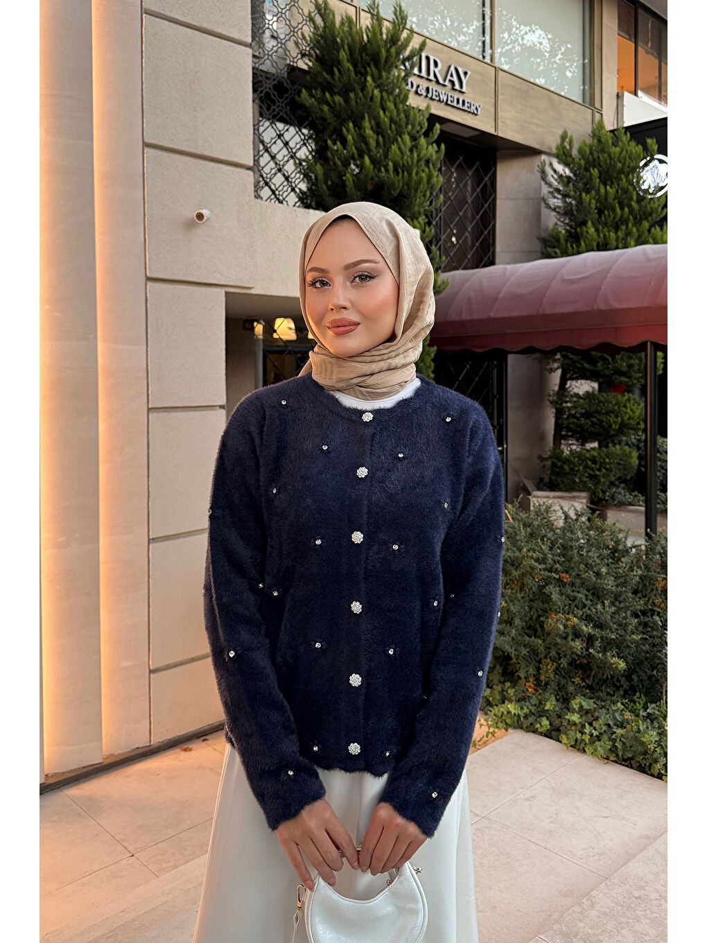 Kadın Taşlı Çiçek Düğmeli Hırka Lacivert-1