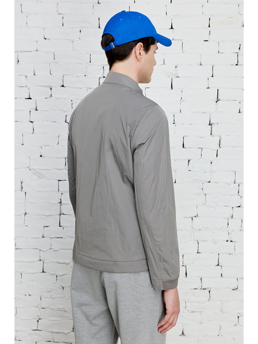 Erkek Gri Standart Fit Normal Kesim Dik Yaka Desenli Mont-1