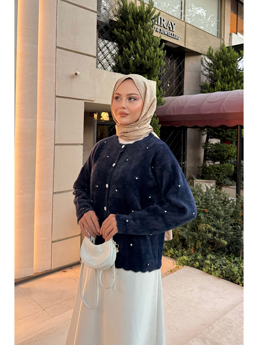 Kadın Taşlı Çiçek Düğmeli Hırka Lacivert-2