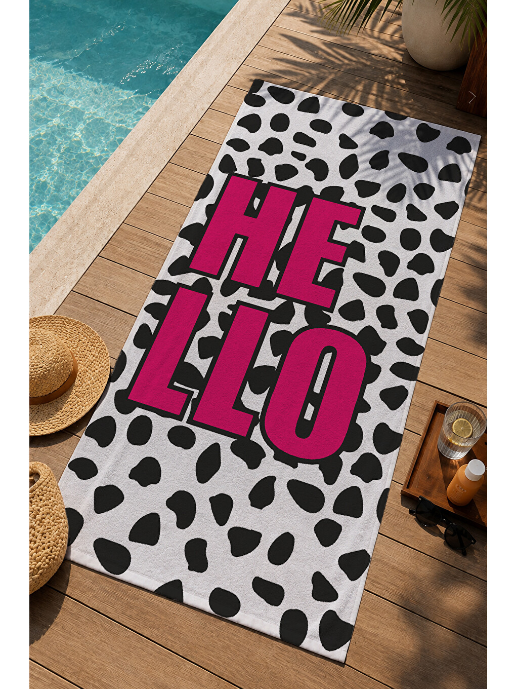 Siyah Beyaz Dalmaçya Benekli Pembe Yazılı Desenli 70x150 Cm Dijital Baskılı Plaj Ve Banyo Havlusu-2