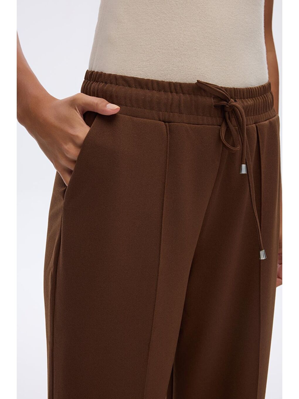 Kahverengi Yüksek Bel Dikiş Detaylı Krep Kumaş Pantolon Kahve-3