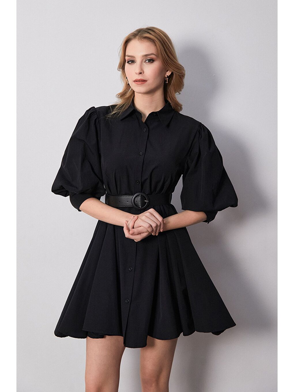 Siyah Kemerli Gömlek Yaka Balon Kol Elbise-1