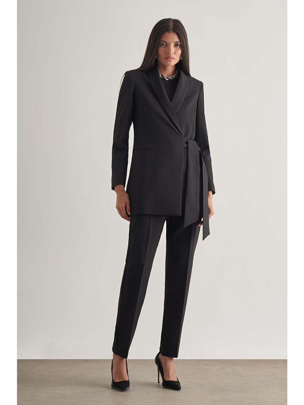 Bağlama Detaylı Siyah Krep Blazer Ceket-1