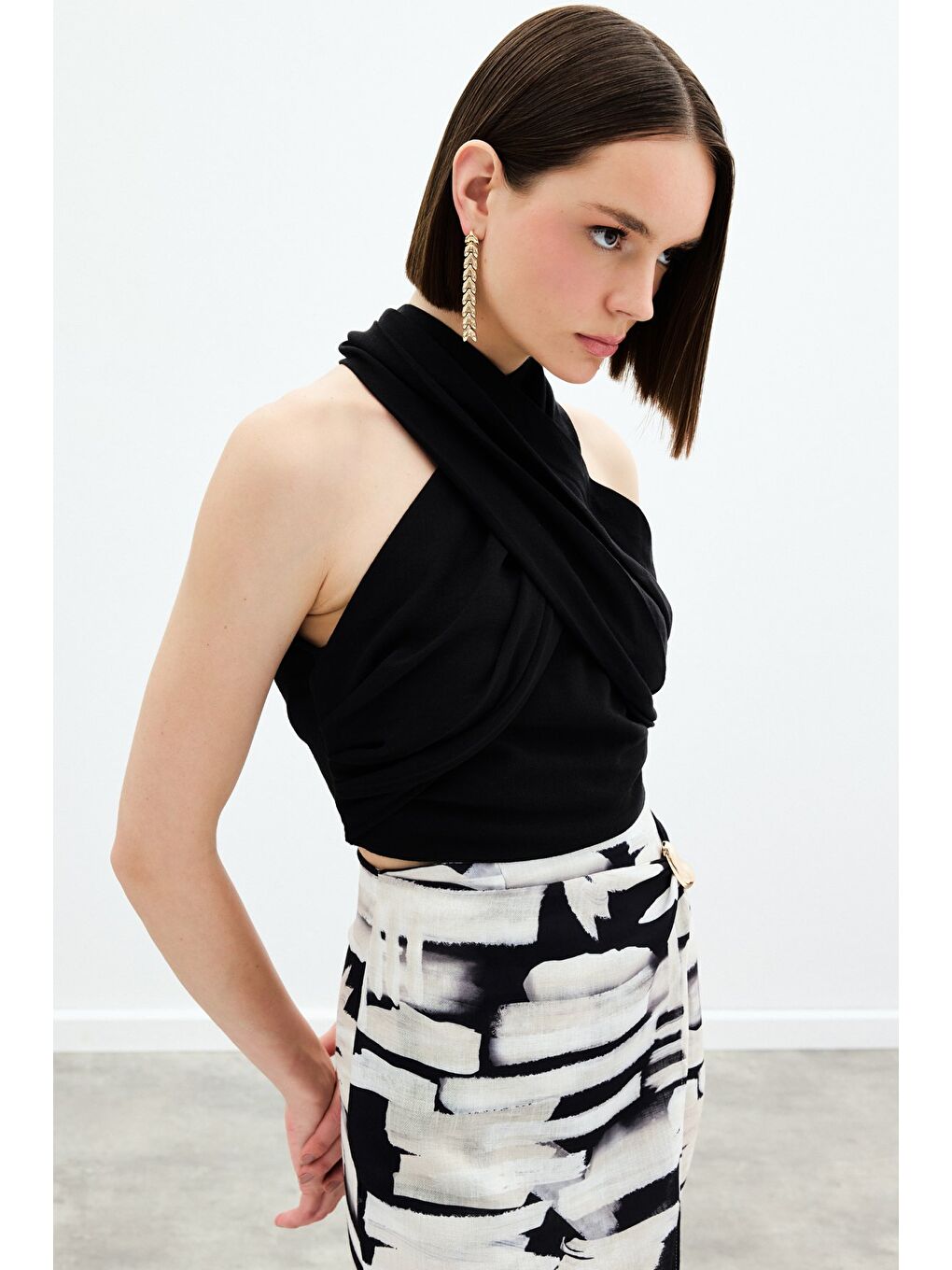 Halter Yaka Keten Crop Bluz - Siyah-3