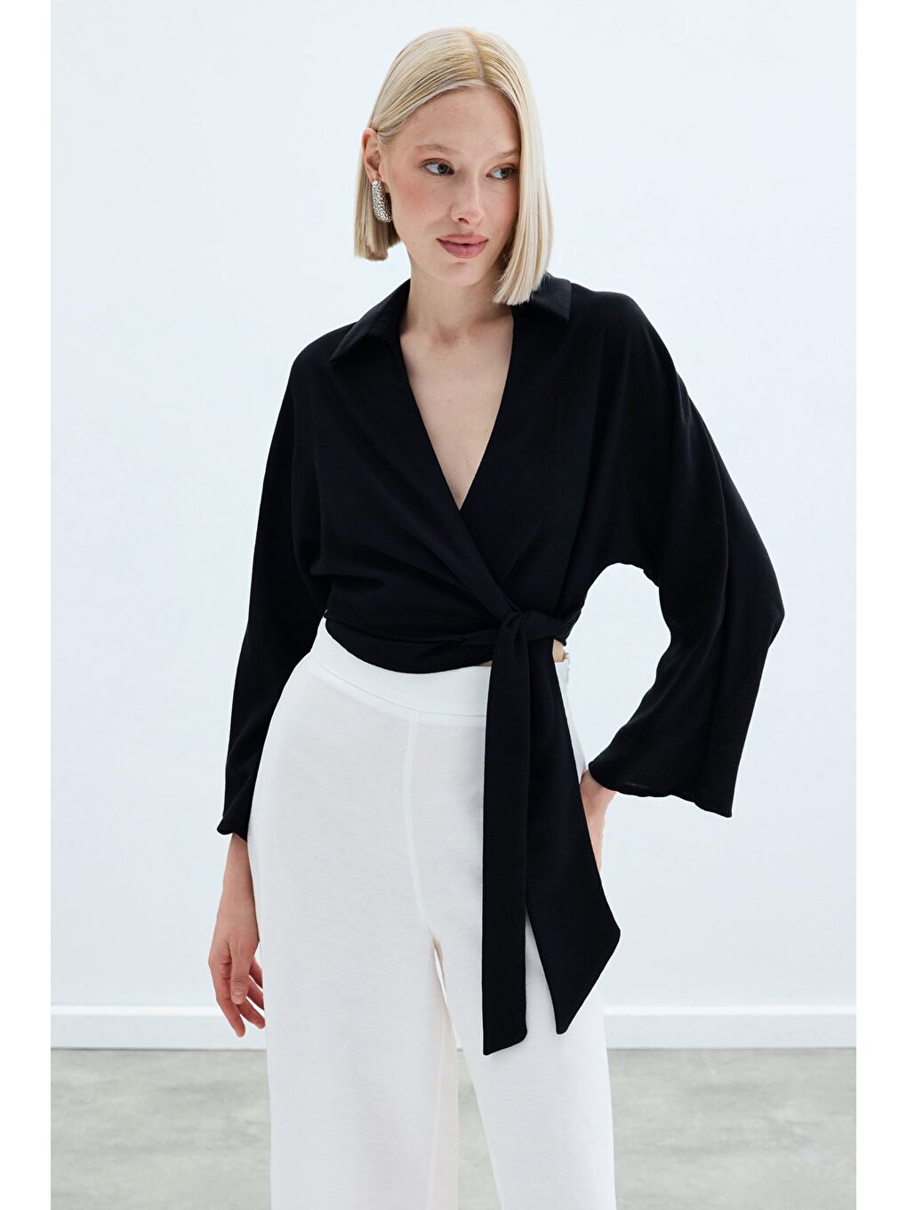 Bağlamalı Keten Bluz - Siyah-1