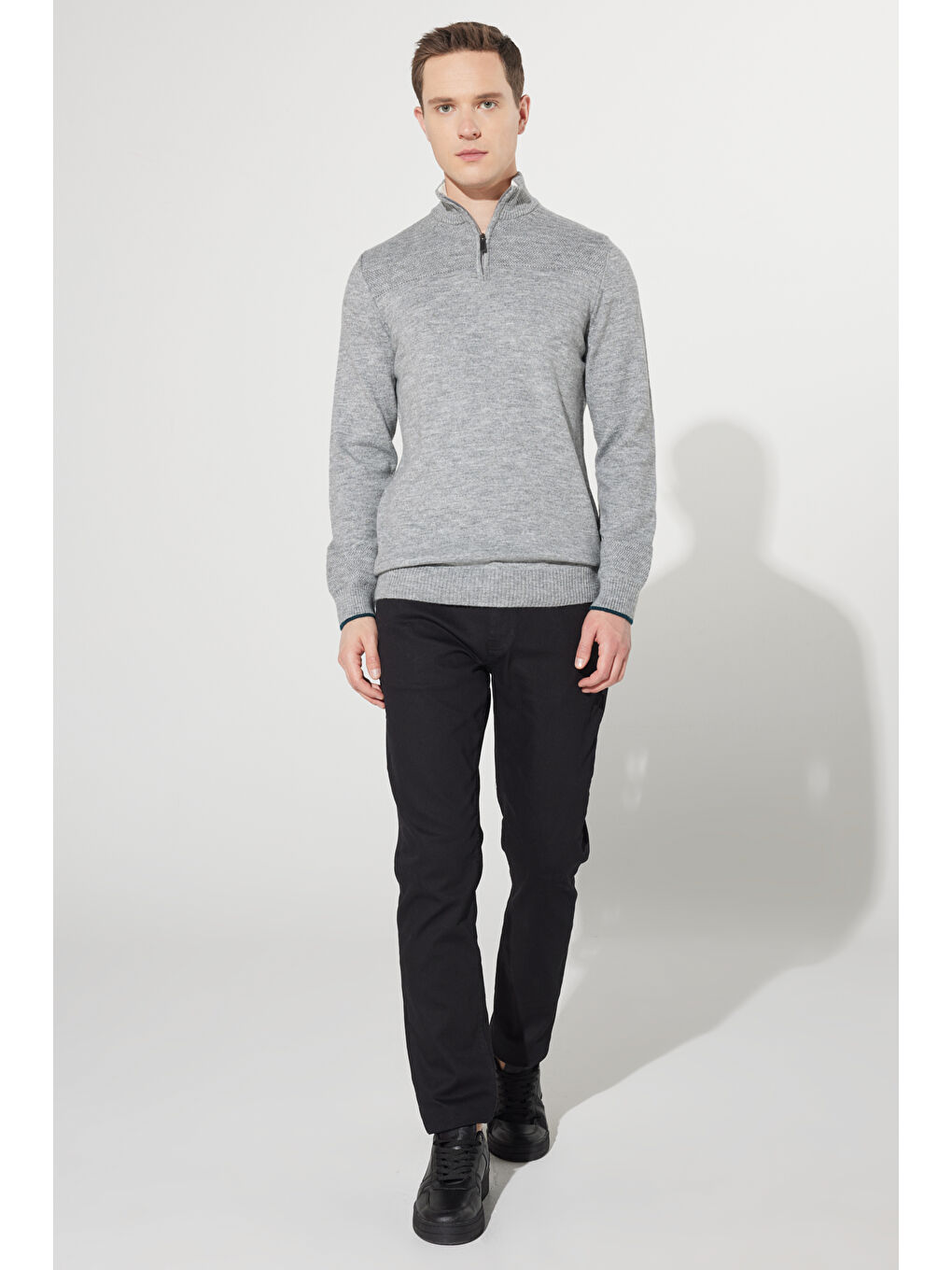 Erkek Gri Standart Fit Normal Kesim Bato Yaka Triko-3