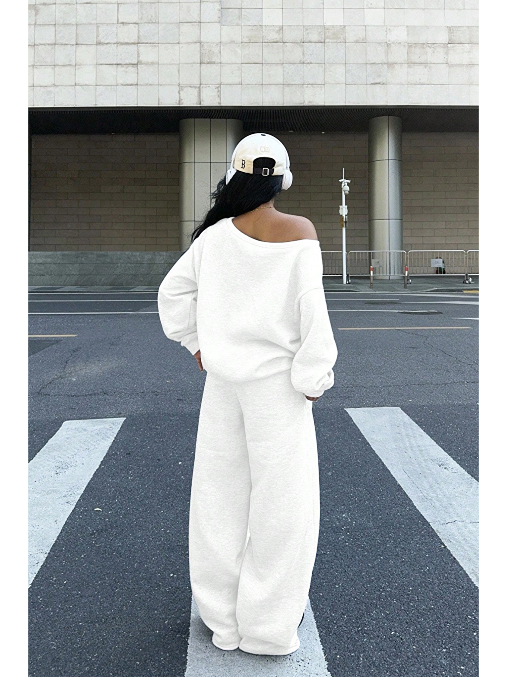 Kadın Beyaz Düşük Omuz Yumuşak Basic Sweat Eşofman Takımı-3