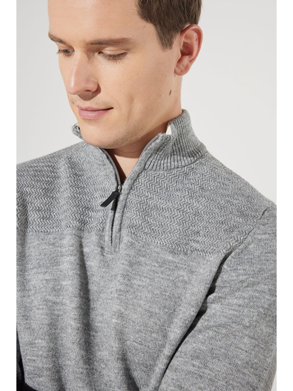 Erkek Gri Standart Fit Normal Kesim Bato Yaka Triko-4