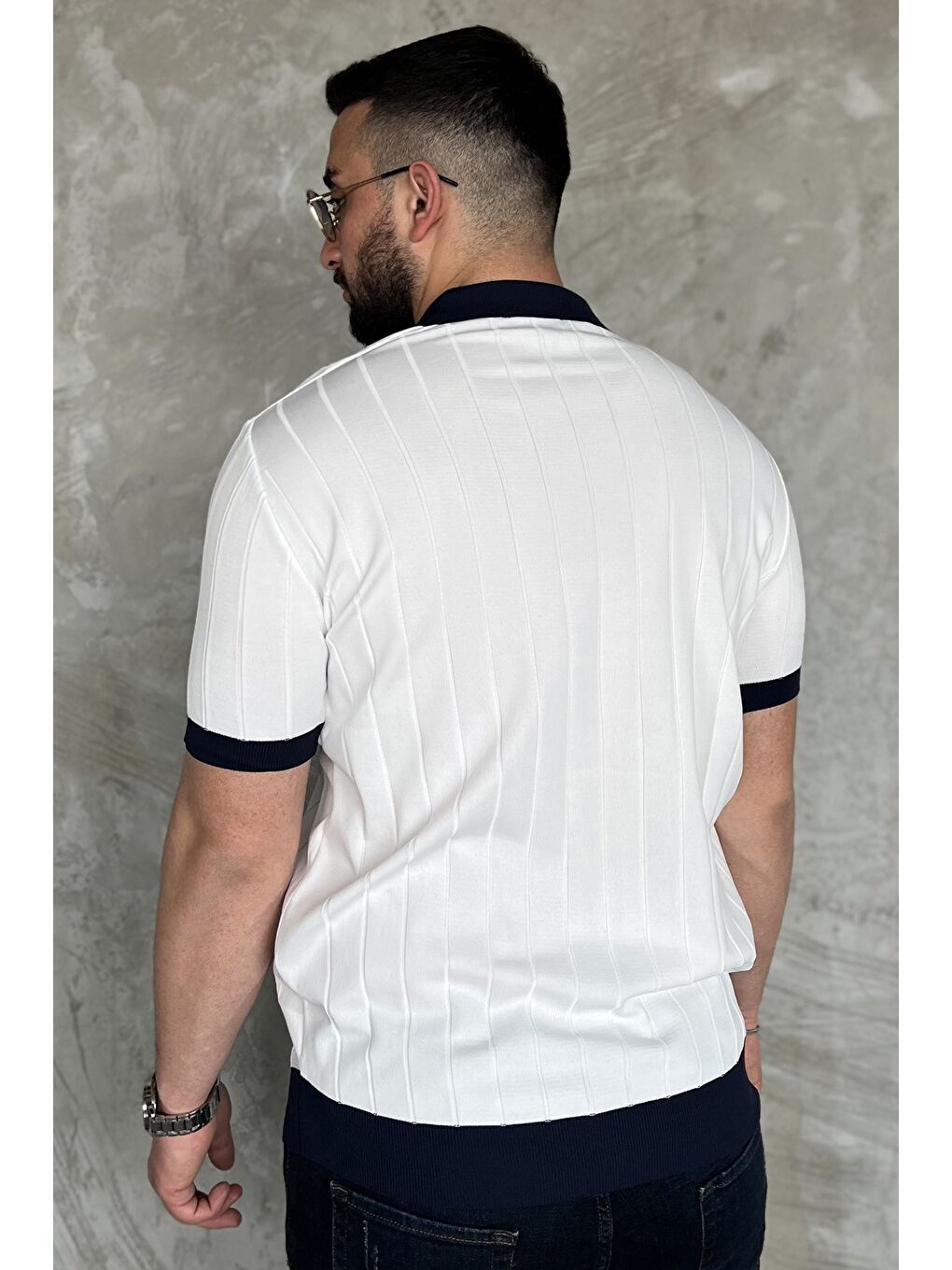 Beyaz Erkek Polo Yaka Kendinden Çizgi Desenli Renk Garnili Triko Tişört-2