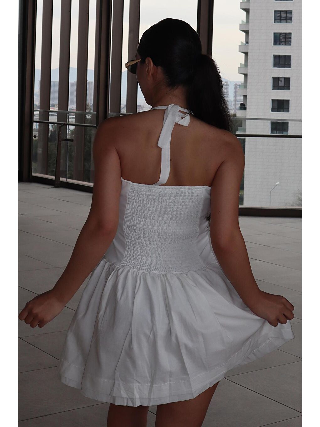 Beyaz Boyundan Bağlamalı Mini Elbise Mg2353-2