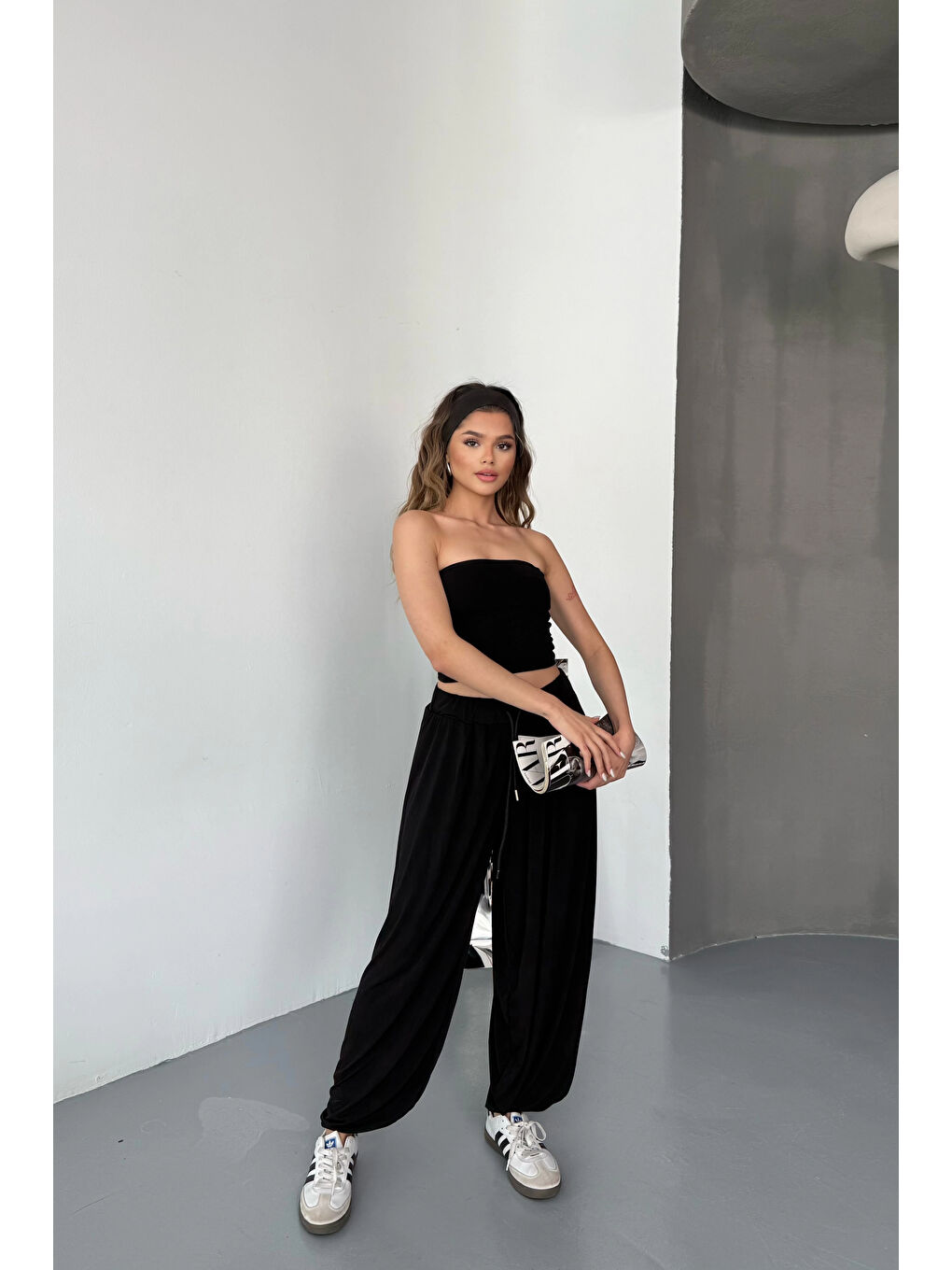 Kadın Siyah Bağcıklı Geniş Paça Pantolon 1018-E001-6