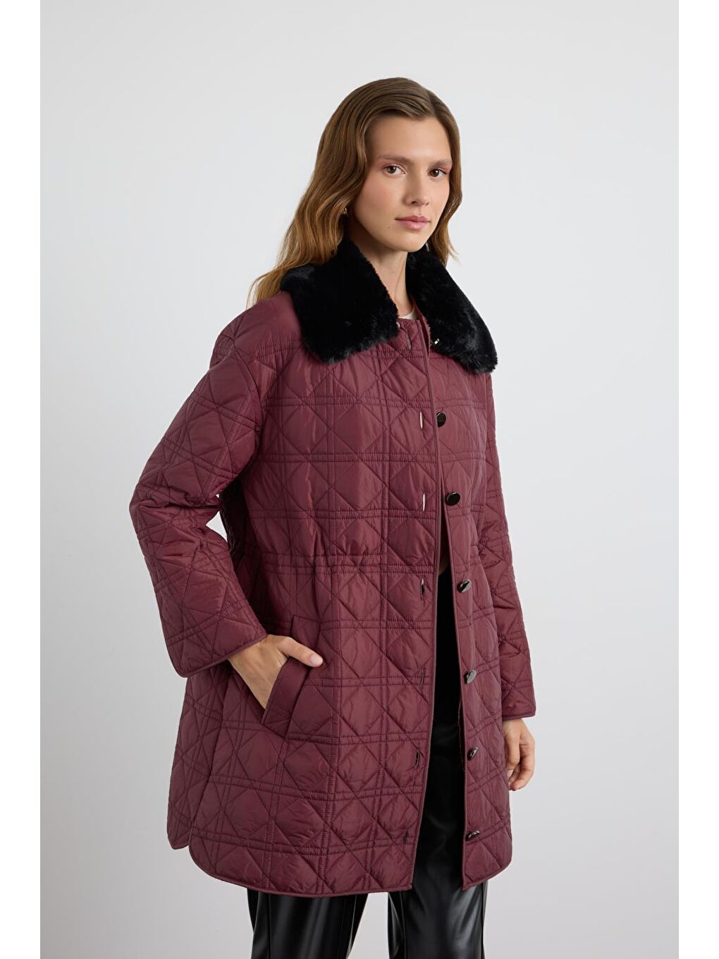 Kürk Yakalı Cepli Kapitone Mont Bordo-1