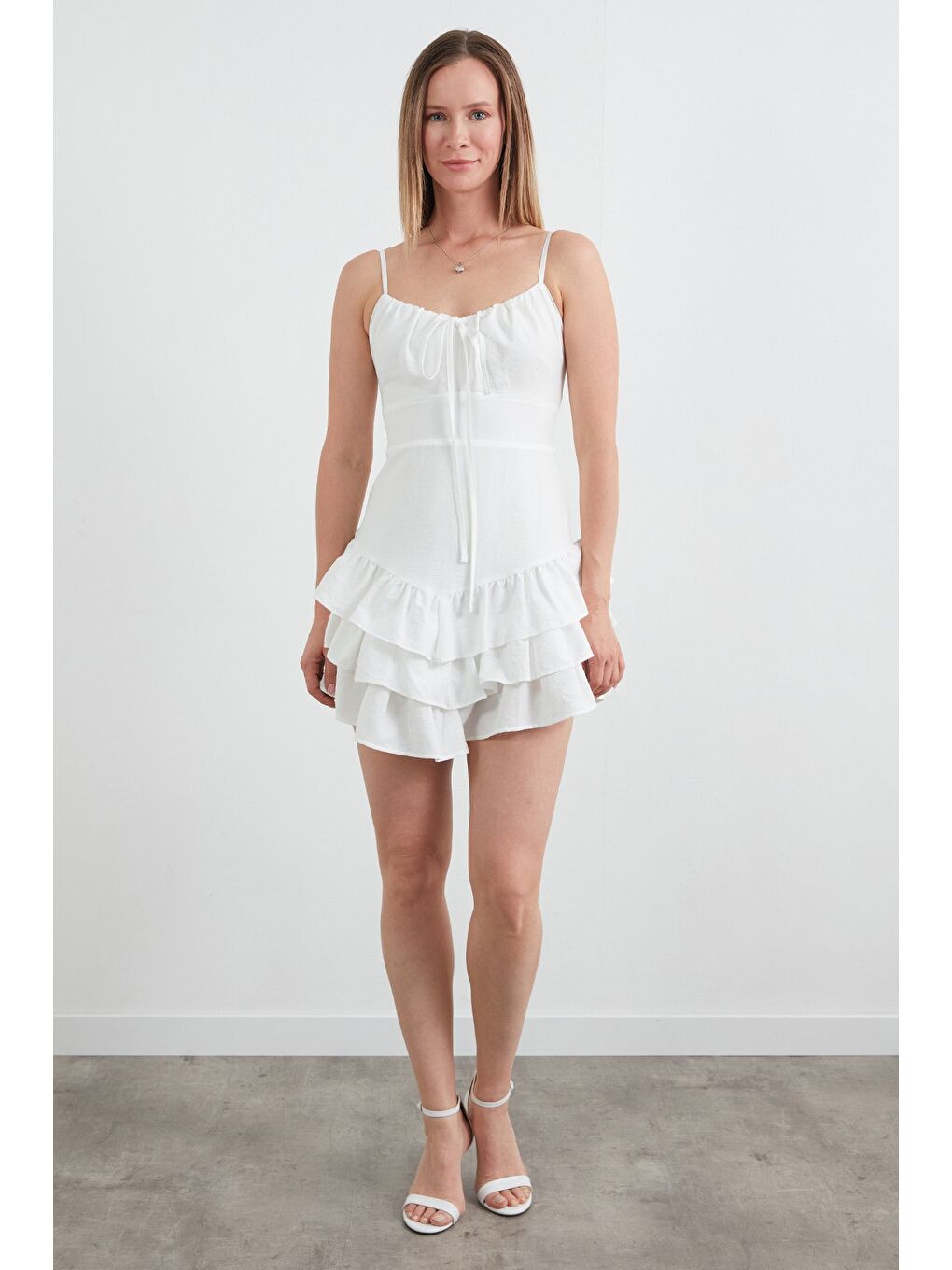 Beyaz Askılı Eteği Kat Kat Fırfırlı Elbise-1