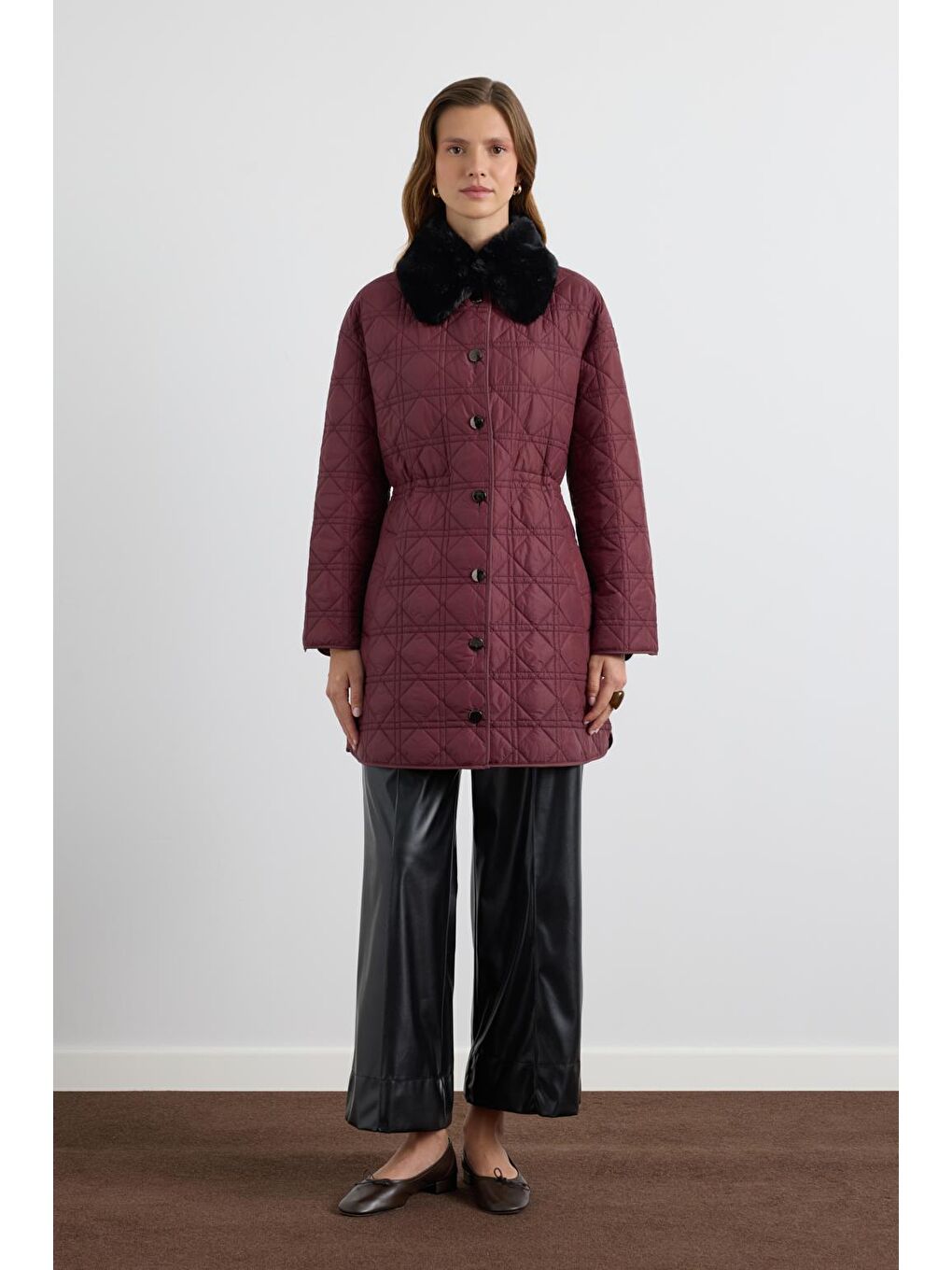 Kürk Yakalı Cepli Kapitone Mont Bordo-3