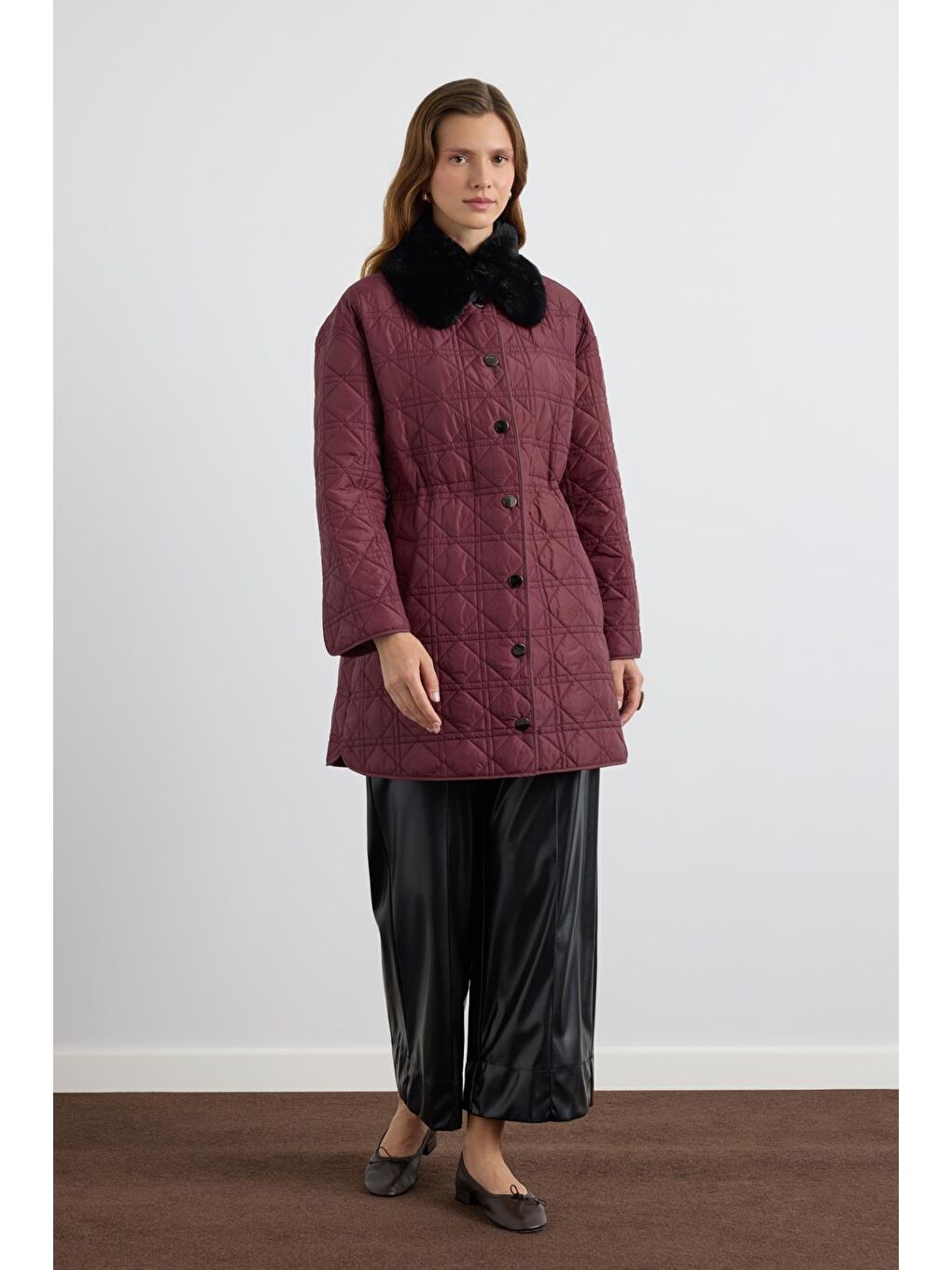 Kürk Yakalı Cepli Kapitone Mont Bordo-5