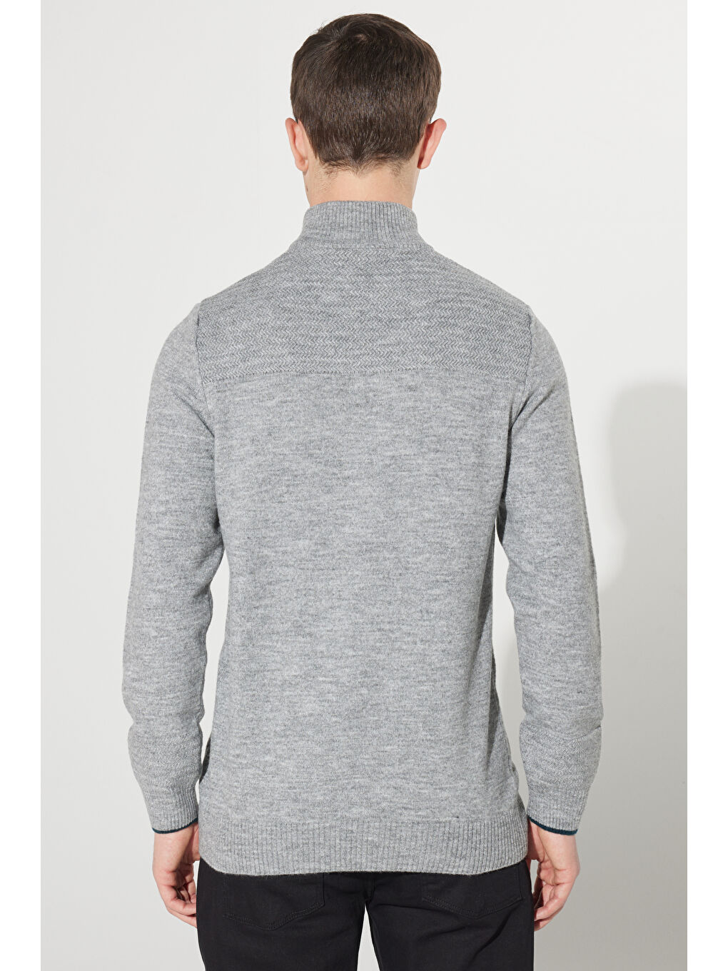 Erkek Gri Standart Fit Normal Kesim Bato Yaka Triko-6