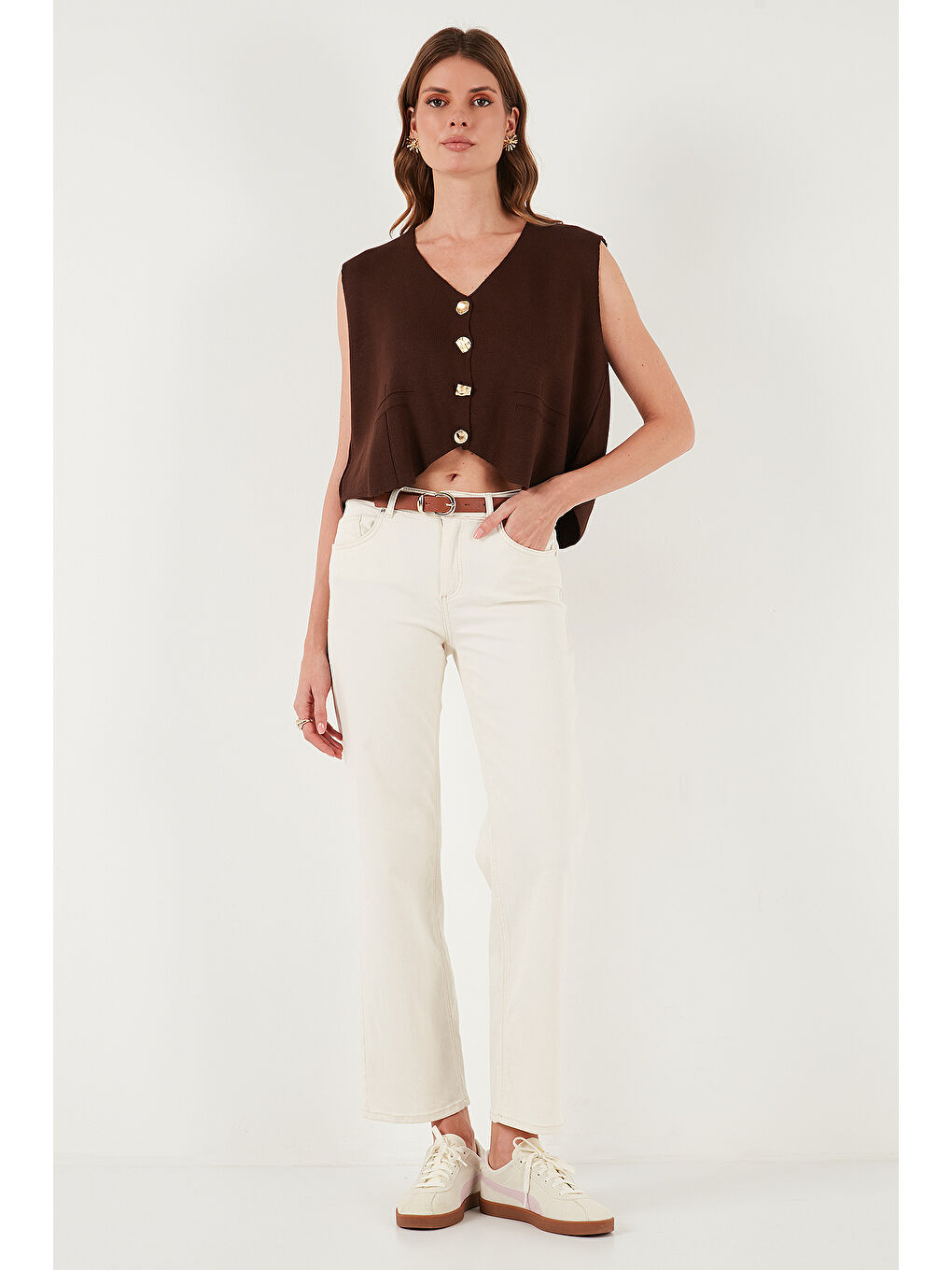 Kahverengi V Yaka Düğmeli Triko Kadın Yelek 4616177-1